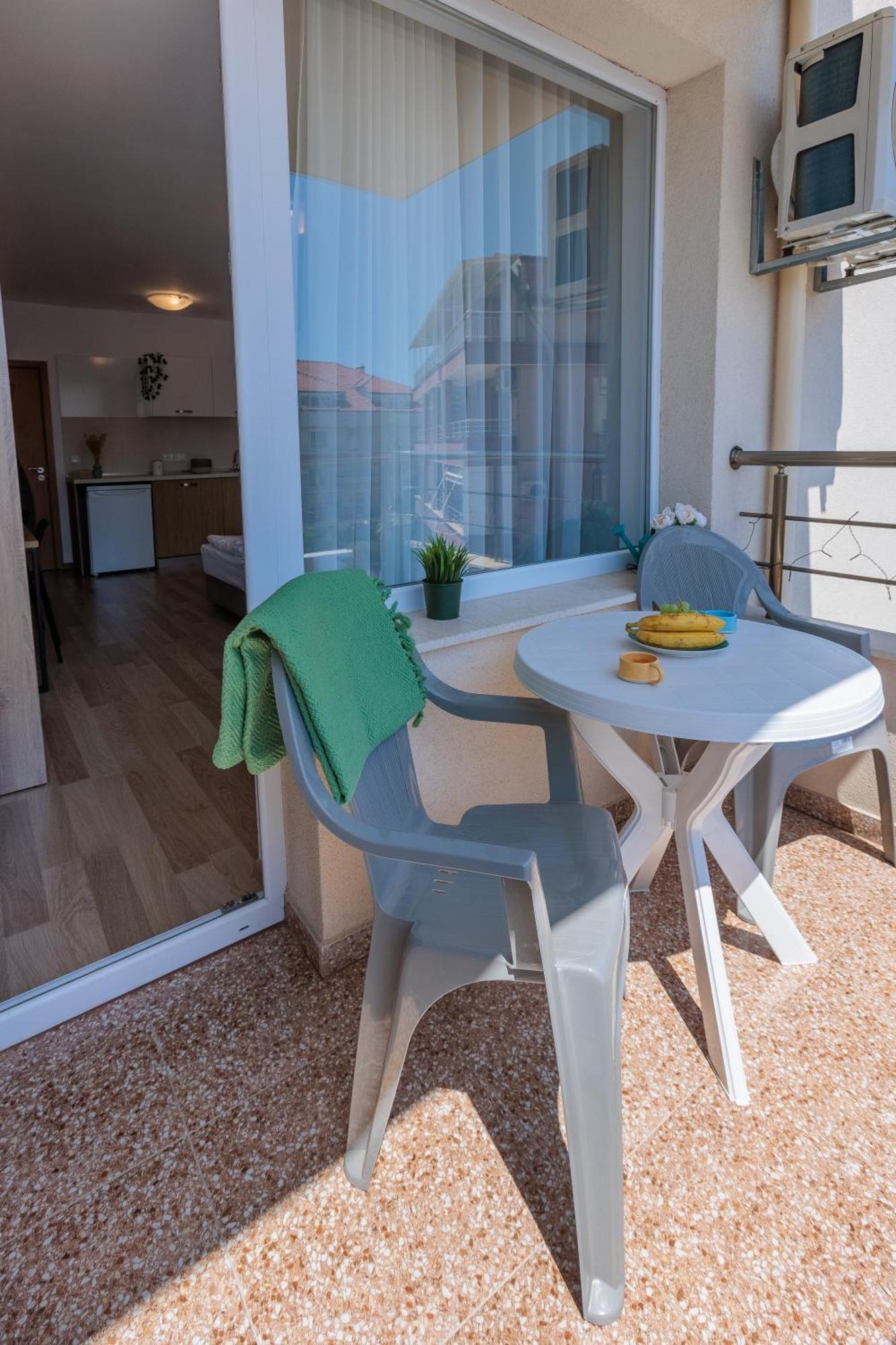 Flora Studios Sarafovo Burgas Екстер'єр фото