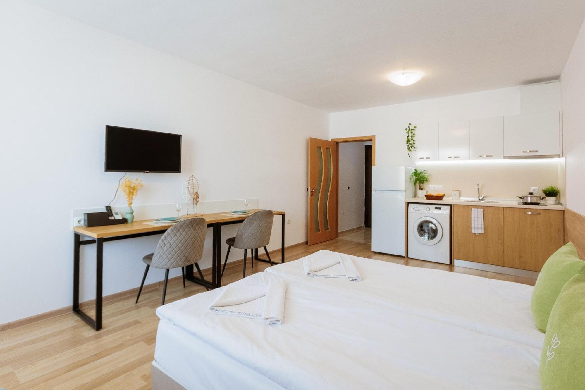 Flora Studios Sarafovo Burgas Екстер'єр фото
